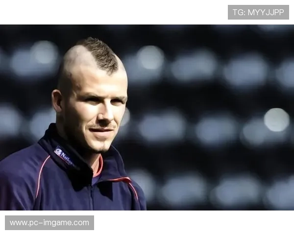 足球场上头顶足球的奇妙瞬间 谁是最具头脑的球星