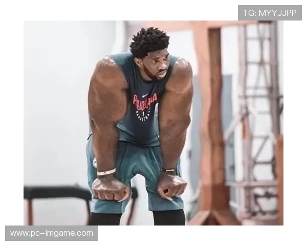 足球球星健美臀部力量展现场上爆发力与身体之美 足球球星健美臀部力量展现场上爆发力与身体之美